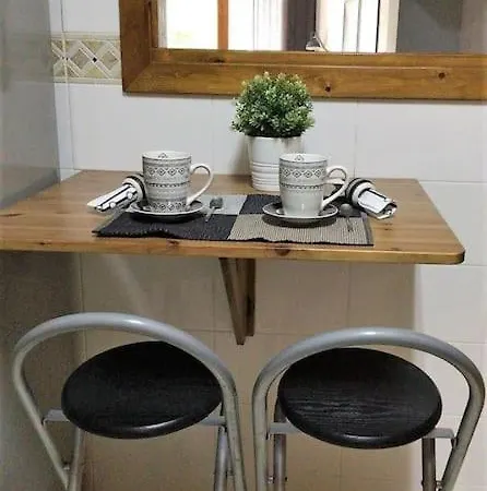 Familiar Apartament A Sort