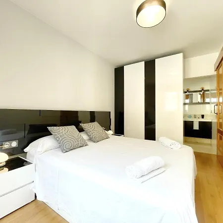 Familiar Apartament A Sort